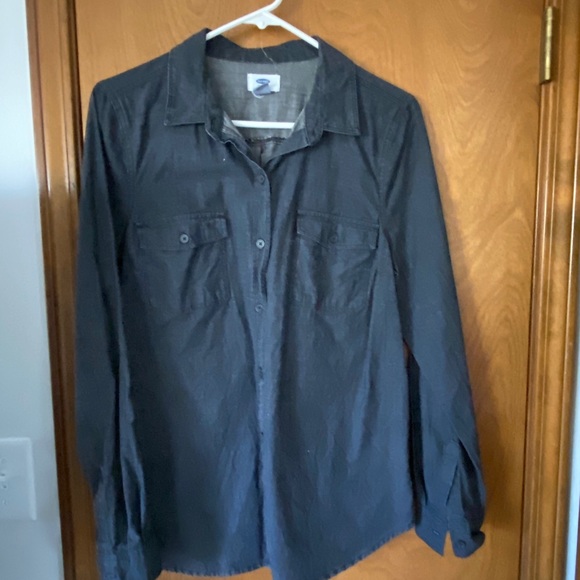 👕 - TWO Old Navy Button Up Shirts - Picture 3 of 7